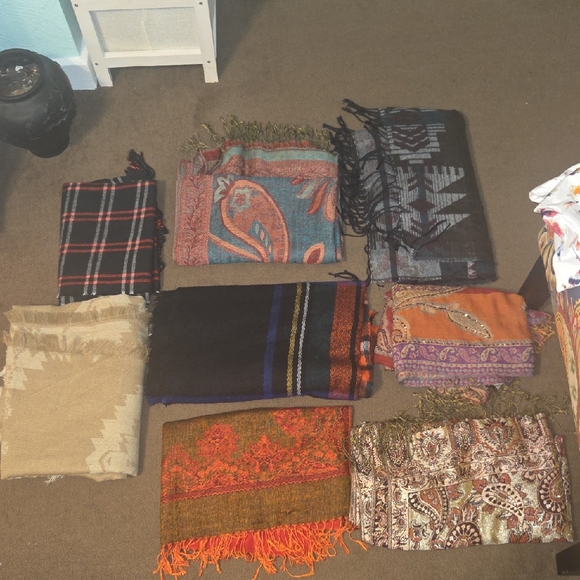 Assorted Patterned Scarves Collection - Picture 1 of 1